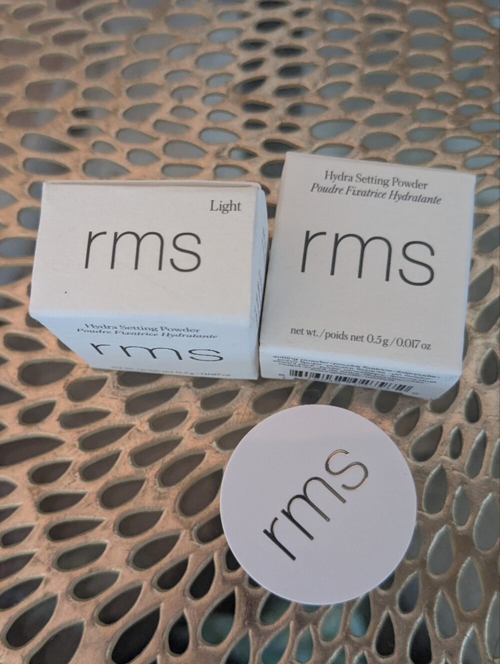 RMS Beauty High-Shine Powder & Highlighter in Light - Soft White Finish